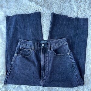 Abercrombie & Fitch High Rise Distressed Cropped Jean Size 26